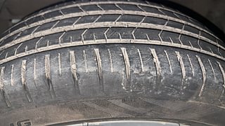 Used 2017 Maruti Suzuki Baleno [2015-2019] Zeta Petrol Petrol Manual tyres LEFT FRONT TYRE TREAD VIEW