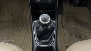 Used 2022 Honda Amaze 1.2 S i-VTEC Petrol Manual interior GEAR  KNOB VIEW