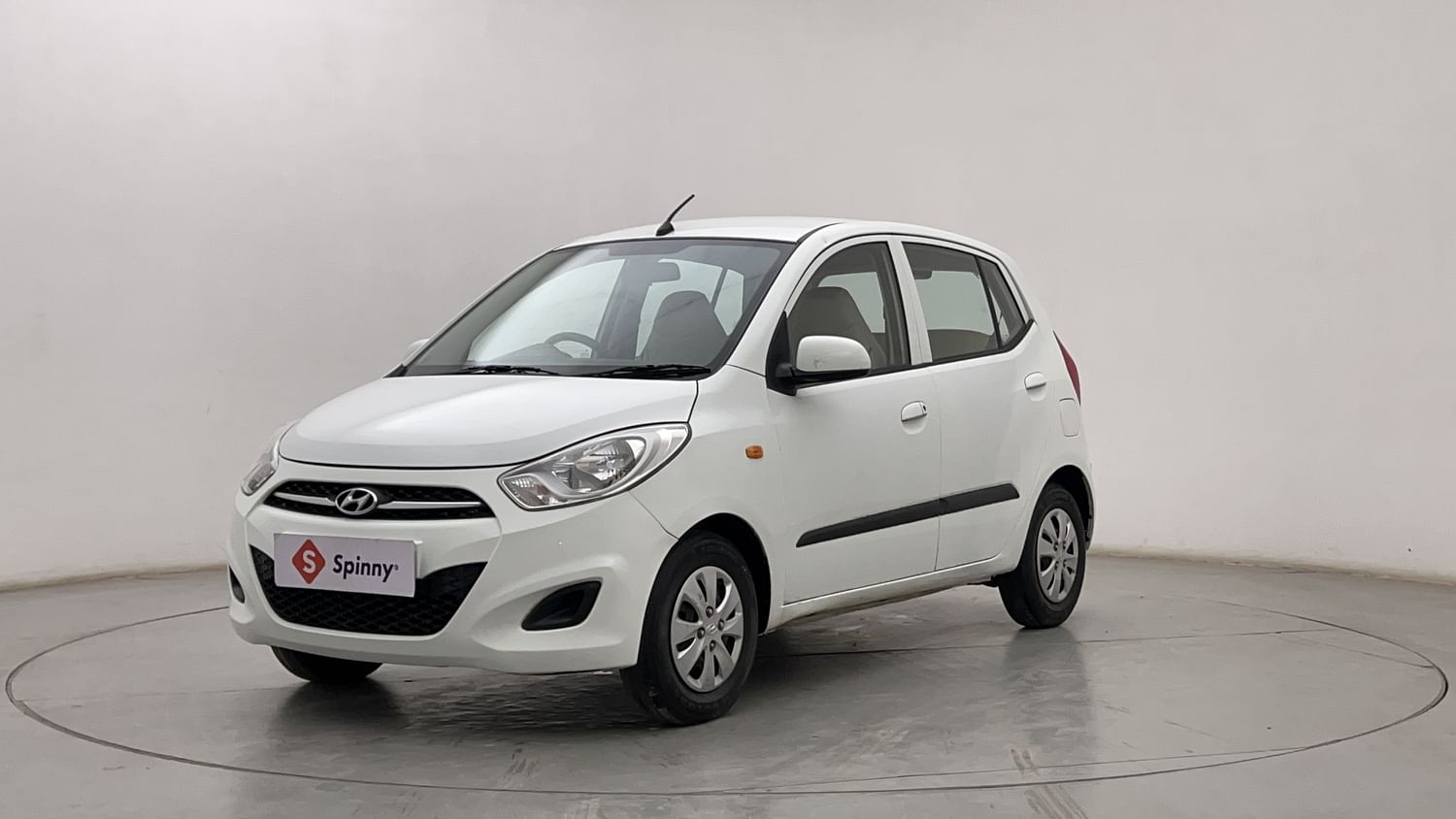 LEFT FRONT CORNER VIEW