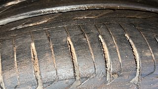 Used 2020 Mahindra XUV 300 W8 (O) Diesel Diesel Manual tyres RIGHT REAR TYRE TREAD VIEW