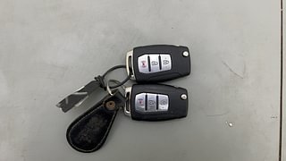 Used 2020 Mahindra XUV 300 W8 (O) Diesel Diesel Manual extra CAR KEY VIEW
