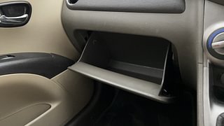 Used 2013 Hyundai i10 magna 1.1 Petrol Manual top_features Glove compartment