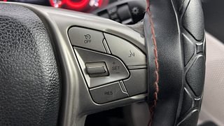 Used 2020 Mahindra XUV 300 W8 (O) Diesel Diesel Manual top_features Cruise control