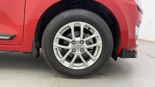 Used 2022 Maruti Suzuki Swift ZXI Petrol Manual tyres RIGHT FRONT TYRE RIM VIEW