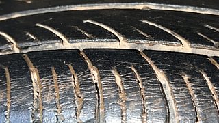 Used 2016 Maruti Suzuki Alto K10 [2014-2019] VXi AMT (Airbag) Petrol Automatic tyres LEFT REAR TYRE TREAD VIEW