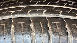 Used 2022 Maruti Suzuki Swift ZXI Petrol Manual tyres RIGHT REAR TYRE TREAD VIEW