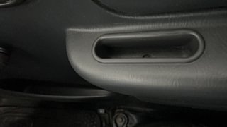 Used 2012 Maruti Suzuki Alto [2010-2013] LXI Petrol Manual top_features Door pockets