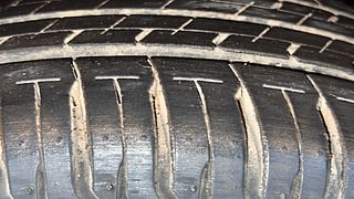 Used 2022 Maruti Suzuki Swift ZXI Petrol Manual tyres LEFT FRONT TYRE TREAD VIEW