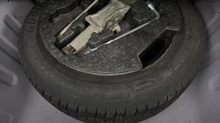 Used 2016 Maruti Suzuki Ciaz [2014-2017] ZDi+ SHVS Diesel Manual tyres SPARE TYRE VIEW