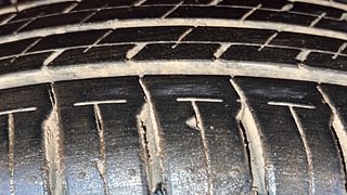 Used 2022 Maruti Suzuki Swift ZXI Petrol Manual tyres RIGHT FRONT TYRE TREAD VIEW