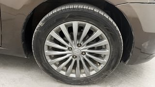 Used 2016 Maruti Suzuki Ciaz [2014-2017] ZDi+ SHVS Diesel Manual tyres RIGHT FRONT TYRE RIM VIEW