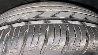 Used 2023 Hyundai Venue S (O) 1.0 Turbo iMT Petrol Manual tyres RIGHT FRONT TYRE TREAD VIEW