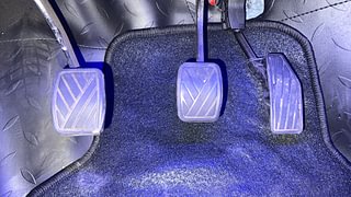 Used 2022 Maruti Suzuki Swift ZXI Petrol Manual interior PEDALS VIEW