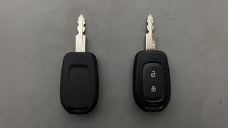 Used 2016 Renault Kwid [2015-2019] RXT Petrol Manual extra CAR KEY VIEW