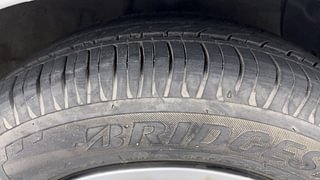 Used 2015 Hyundai Grand i10 [2013-2017] Sportz 1.2 Kappa VTVT Petrol Manual tyres RIGHT FRONT TYRE TREAD VIEW