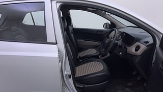 Used 2018 Hyundai Grand i10 [2017-2020] Magna 1.2 Kappa VTVT Petrol Manual interior RIGHT SIDE FRONT DOOR CABIN VIEW