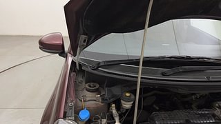 Used 2015 Honda Amaze [2013-2016] 1.2 VX AT i-VTEC Petrol Automatic engine ENGINE RIGHT SIDE HINGE & APRON VIEW