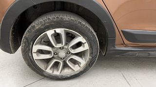 Used 2017 Hyundai i20 Active [2015-2020] 1.2 SX Petrol Manual tyres RIGHT REAR TYRE RIM VIEW