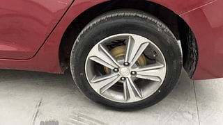 Used 2019 Hyundai Verna [2017-2020] 1.6 CRDI SX (O) Diesel Manual tyres LEFT REAR TYRE RIM VIEW