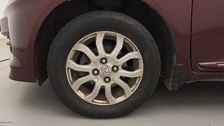 Used 2015 Honda Amaze [2013-2016] 1.2 VX AT i-VTEC Petrol Automatic tyres LEFT FRONT TYRE RIM VIEW