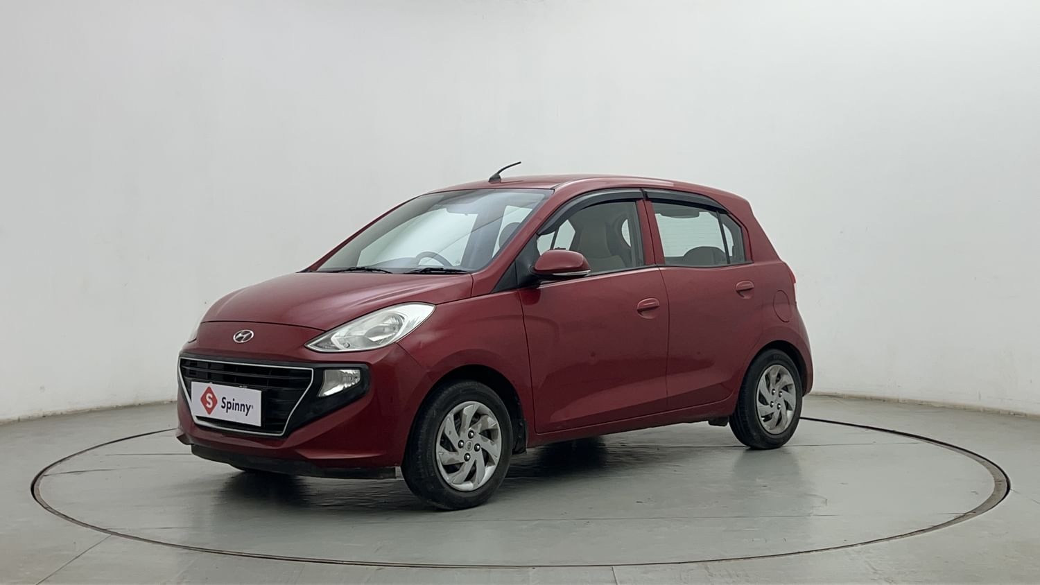 LEFT FRONT CORNER VIEW