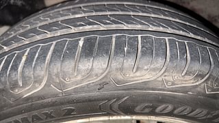 Used 2015 Honda Amaze [2013-2016] 1.2 VX AT i-VTEC Petrol Automatic tyres RIGHT REAR TYRE TREAD VIEW