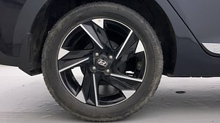 Used 2022 Hyundai Verna SX Opt Petrol Petrol Manual tyres RIGHT REAR TYRE RIM VIEW