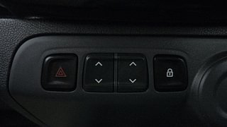 Used 2016 Renault Kwid [2015-2019] RXT Petrol Manual top_features Central locking