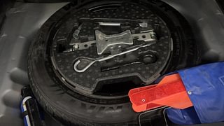 Used 2018 Maruti Suzuki Vitara Brezza [2016-2020] VDi Diesel Manual tyres SPARE TYRE VIEW