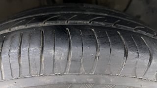 Used 2017 Hyundai Elite i20 [2014-2018] Sportz 1.2 CNG (Outside fitted) Petrol+cng Manual tyres RIGHT FRONT TYRE TREAD VIEW