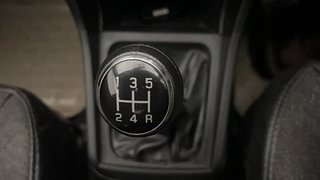 Used 2018 Maruti Suzuki Vitara Brezza [2016-2020] VDi Diesel Manual interior GEAR  KNOB VIEW