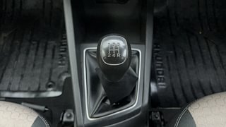 Used 2017 Hyundai Elite i20 [2014-2018] Sportz 1.2 CNG (Outside fitted) Petrol+cng Manual interior GEAR  KNOB VIEW