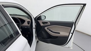 Used 2017 Hyundai Elite i20 [2014-2018] Sportz 1.2 CNG (Outside fitted) Petrol+cng Manual interior RIGHT FRONT DOOR OPEN VIEW