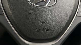 Used 2017 Hyundai Elite i20 [2014-2018] Sportz 1.2 CNG (Outside fitted) Petrol+cng Manual top_features Airbags
