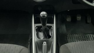 Used 2017 Maruti Suzuki Baleno [2015-2019] Alpha Petrol Petrol Manual interior GEAR  KNOB VIEW