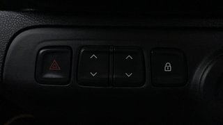 Used 2017 Renault Kwid [2017-2019] RXT 1.0 SCE Special Petrol Manual top_features Power windows