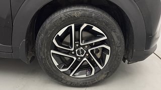 Used 2022 Kia Carens Luxury Plus 1.5 Diesel AT 7 STR Diesel Automatic tyres RIGHT FRONT TYRE RIM VIEW