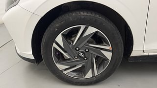 Used 2021 Hyundai New i20 Asta (O) 1.0 Turbo DCT Petrol Automatic tyres LEFT FRONT TYRE RIM VIEW