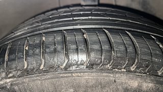 Used 2021 Hyundai New i20 Asta (O) 1.0 Turbo DCT Petrol Automatic tyres RIGHT FRONT TYRE TREAD VIEW