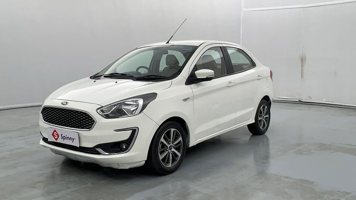 LEFT FRONT CORNER VIEW