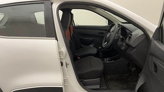 Used 2016 Renault Kwid [2015-2019] RXT Petrol Manual interior RIGHT SIDE FRONT DOOR CABIN VIEW