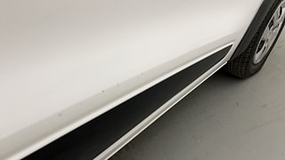Used 2016 Renault Kwid [2015-2019] RXT Petrol Manual dents MINOR SCRATCH