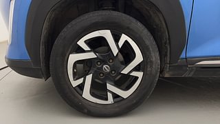 Used 2021 Nissan Magnite XV Dual Tone Petrol Manual tyres LEFT FRONT TYRE RIM VIEW