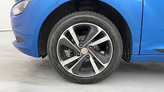 Used 2021 Tata Altroz XZ 1.2 Petrol Manual tyres LEFT FRONT TYRE RIM VIEW