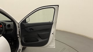 Used 2016 Renault Kwid [2015-2019] RXT Petrol Manual interior RIGHT FRONT DOOR OPEN VIEW