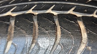 Used 2016 Chevrolet Beat LT Petrol Petrol Manual tyres RIGHT FRONT TYRE TREAD VIEW