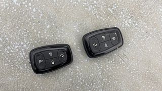 Used 2021 Tata Altroz XZ 1.2 Petrol Manual extra CAR KEY VIEW