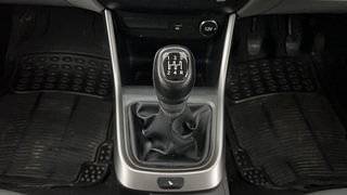 Used 2021 Tata Altroz XZ 1.2 Petrol Manual interior GEAR  KNOB VIEW