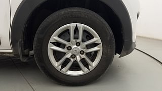 Used 2023 Renault Triber RXT AMT Petrol Automatic tyres RIGHT FRONT TYRE RIM VIEW