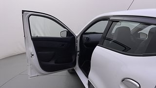 Used 2017 Renault Kwid [2017-2019] RXT 1.0 SCE Special Petrol Manual interior LEFT FRONT DOOR OPEN VIEW
